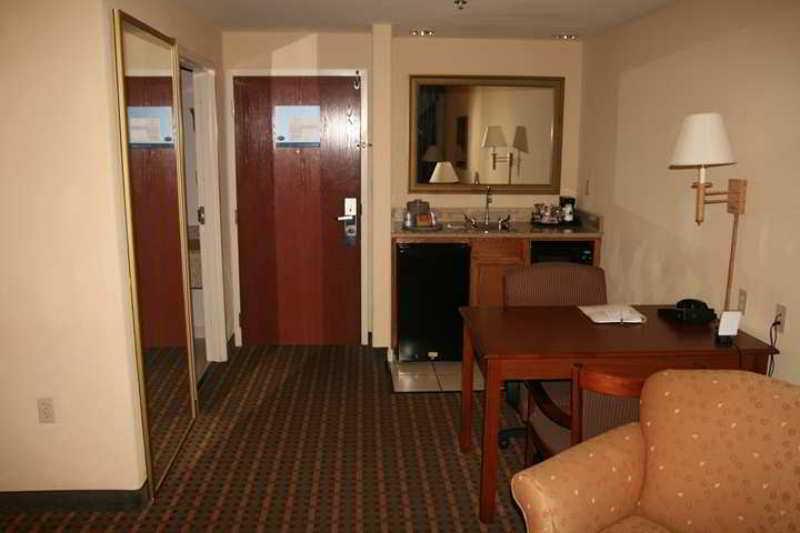 Hampton Inn & Suites Harlingen Room photo